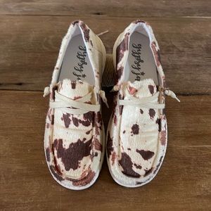 Gypsy Jazz Sneakers - cow print - size 10